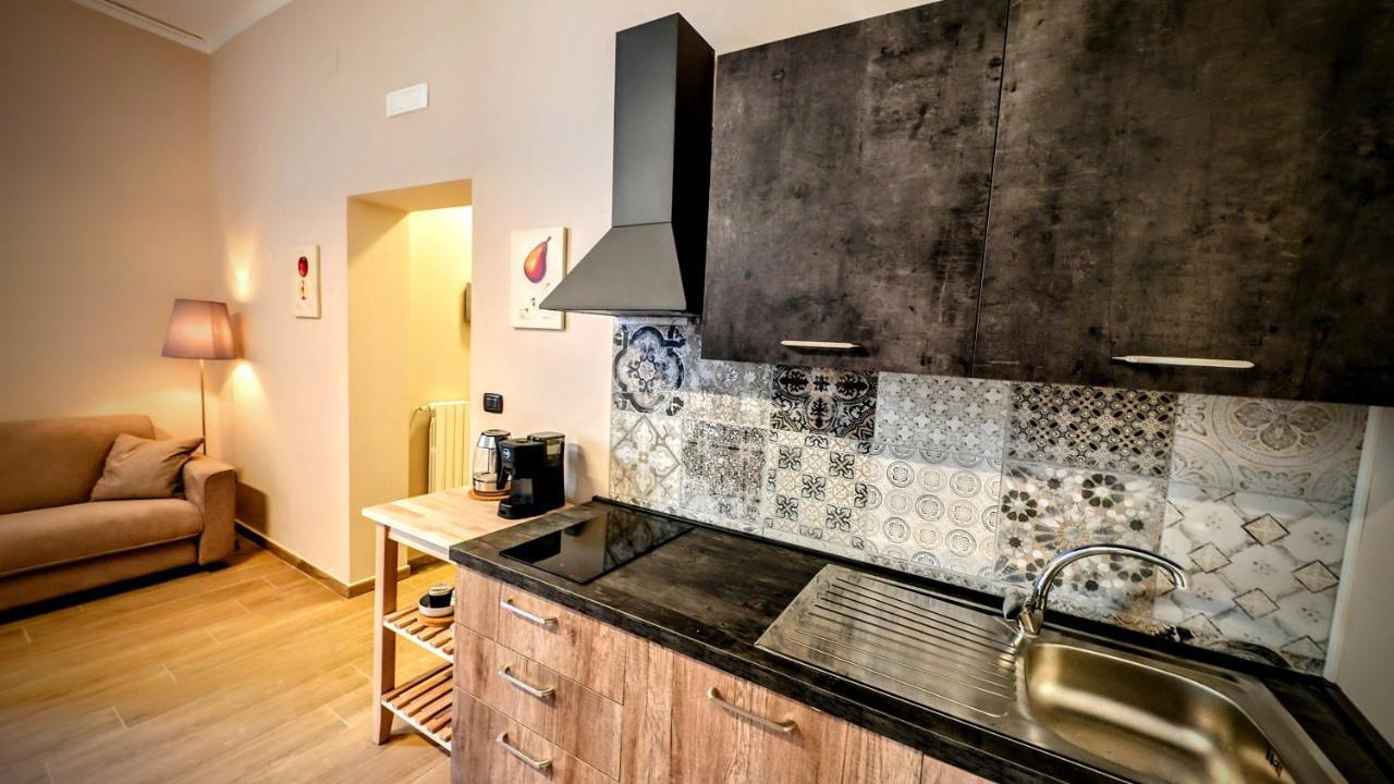 Sea Lion Apartment Trani Exterior photo